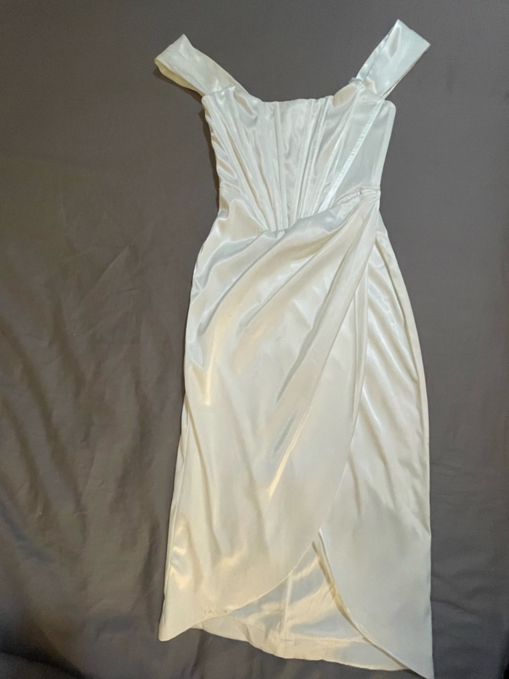 SHEIN Elegant White Satin Midi Dress with Draped Skirt
Size S but fits like XS